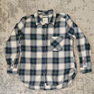 American Eagle Plaid Button-Down Shirt with Front Pocket Large